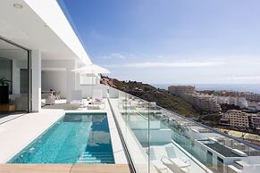 Crystal I Luxury Apartments