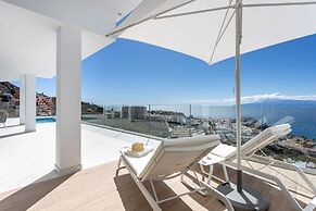 Crystal I Luxury Apartments