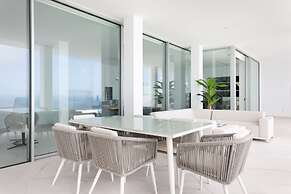 Crystal I Luxury Apartments