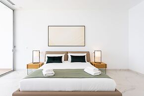 Crystal I Luxury Apartments