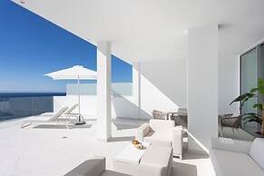 Crystal I Luxury Apartments