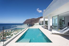 Crystal I Luxury Apartments