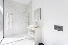 Crystal I Luxury Apartments