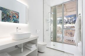 Crystal I Luxury Apartments