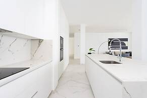 Crystal I Luxury Apartments