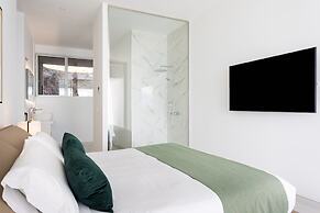 Crystal I Luxury Apartments
