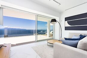 Crystal I Luxury Apartments