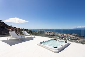 Crystal I Luxury Apartments
