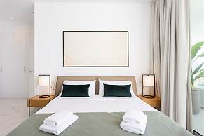 Crystal I Luxury Apartments