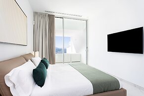 Crystal I Luxury Apartments