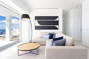 Crystal I Luxury Apartments