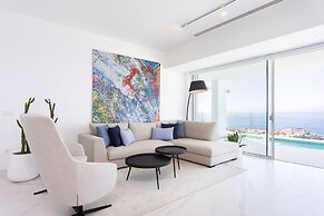 Crystal I Luxury Apartments