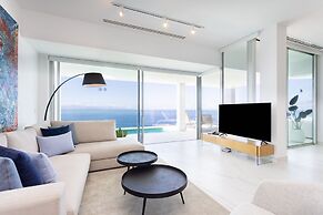 Crystal I Luxury Apartments
