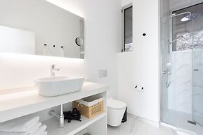 Crystal I Luxury Apartments