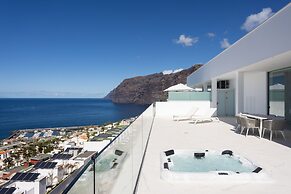 Crystal I Luxury Apartments