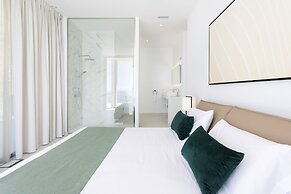 Crystal I Luxury Apartments