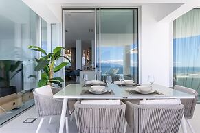 Crystal I Luxury Apartments