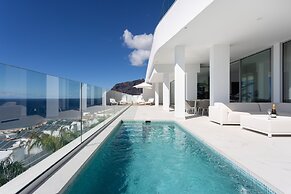 Crystal I Luxury Apartments