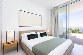 Crystal I Luxury Apartments