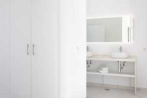 Crystal I Luxury Apartments