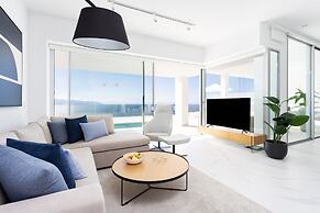 Crystal I Luxury Apartments