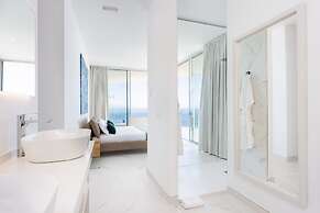 Crystal I Luxury Apartments