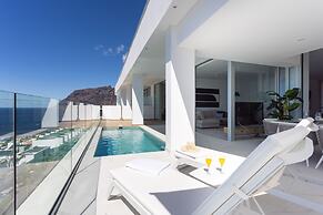 Crystal I Luxury Apartments