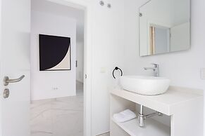 Crystal I Luxury Apartments