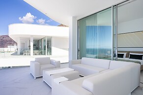 Crystal I Luxury Apartments