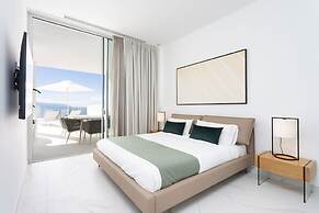 Crystal I Luxury Apartments