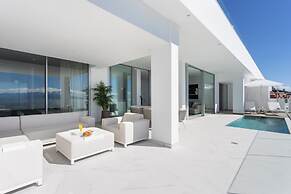 Crystal I Luxury Apartments
