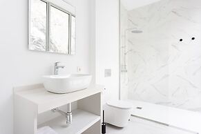 Crystal I Luxury Apartments