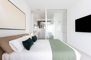Crystal I Luxury Apartments