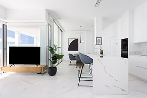 Crystal I Luxury Apartments