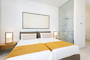 Crystal I Luxury Apartments
