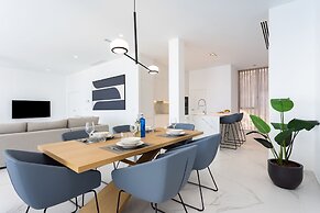 Crystal I Luxury Apartments