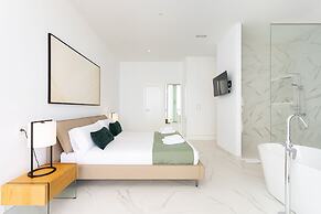 Crystal I Luxury Apartments