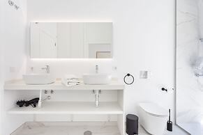 Crystal I Luxury Apartments