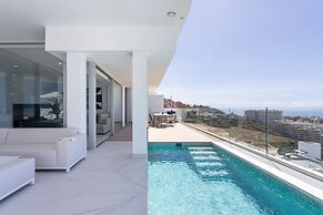 Crystal I Luxury Apartments
