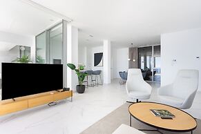 Crystal I Luxury Apartments