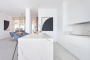Crystal I Luxury Apartments