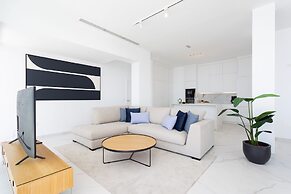 Crystal I Luxury Apartments