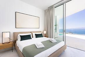 Crystal I Luxury Apartments