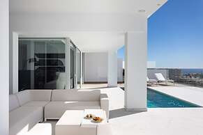 Crystal I Luxury Apartments