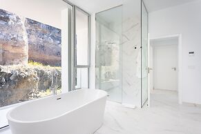 Crystal I Luxury Apartments