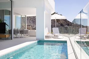 Crystal I Luxury Apartments