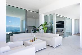 Crystal I Luxury Apartments