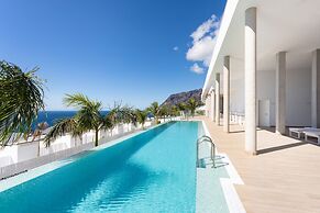 Crystal I Luxury Apartments