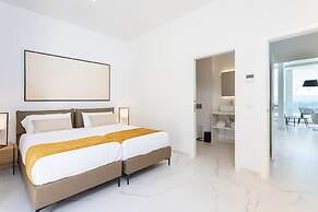 Crystal I Luxury Apartments