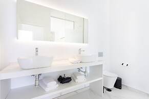 Crystal I Luxury Apartments